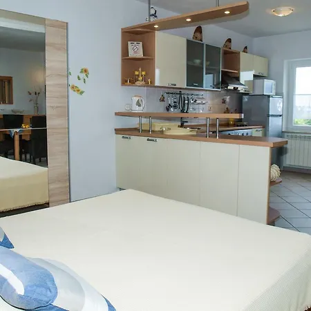 Apartment Lozna Postira